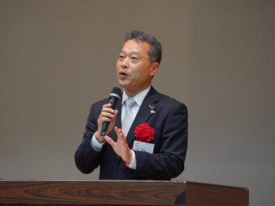 一見勝之 三重県知事は「海とのつながりが強い三重県から、今後も活躍していく技術者が育っていくことに大きく期待したい」と祝辞を述べました。